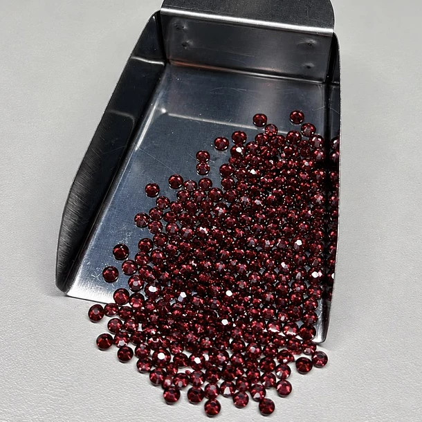 Granate rojo–0.12ct–2.6mm 2