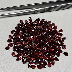 Granate rojo–0.17ct–4x3mm