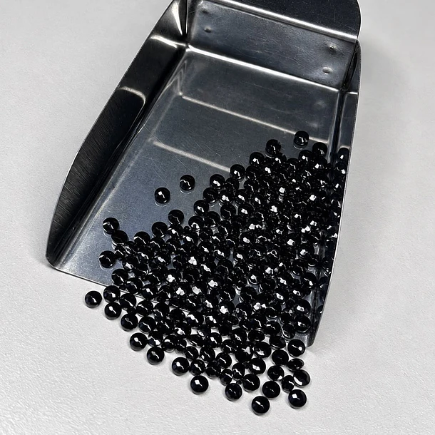 Espinela negra–0.24ct–3mm 2