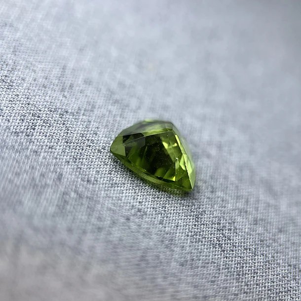 Peridoto-2.72ct-8.9x8.9x5.3mm 2