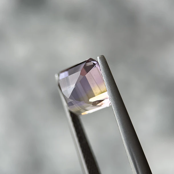 Ametrino–2.86ct–8.04x7.89x6.36mm 2