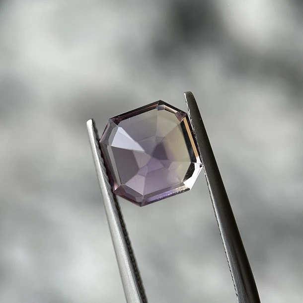 Ametrino–3.15ct–9.04x8.93x5.8mm 3