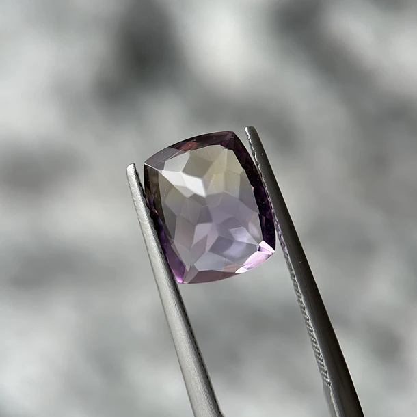 Ametrino–3.475ct–10.92x8.86x5.5mm 3