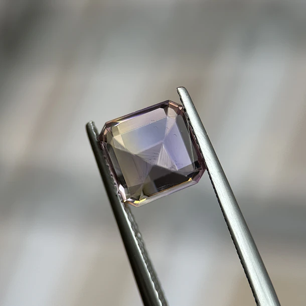 Ametrino–2.90ct–8.01x8.04x6.28mm 3