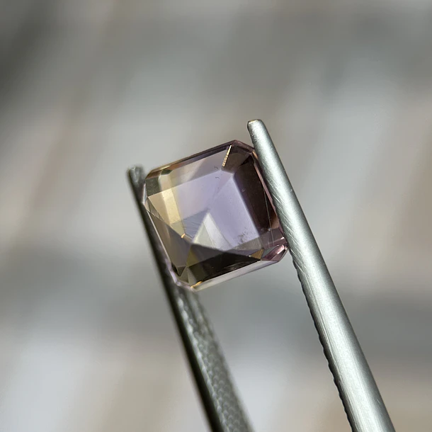 Ametrino–2.90ct–8.01x8.04x6.28mm 2