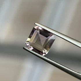 Ametrino–2.31ct–8.15x8.19x4.67mm