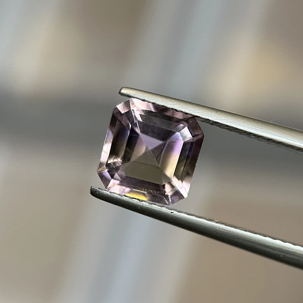 Ametrino–2.555ct–8.06x8.01x5.71mm 1