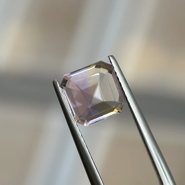 Ametrino–2.555ct–8.06x8.01x5.71mm 3