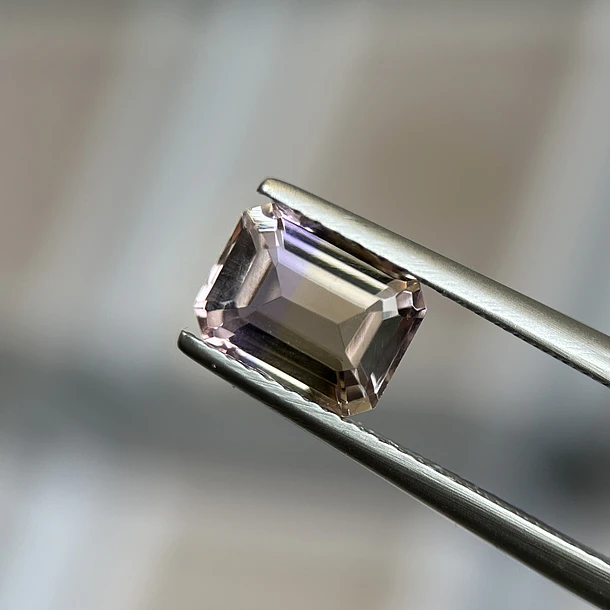 Ametrino–1.785ct–8.1x6.16x4.43mm 1