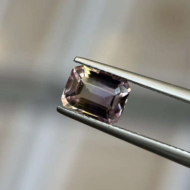 Ametrino–1.765ct–7.97x5.98x4.8mm 1