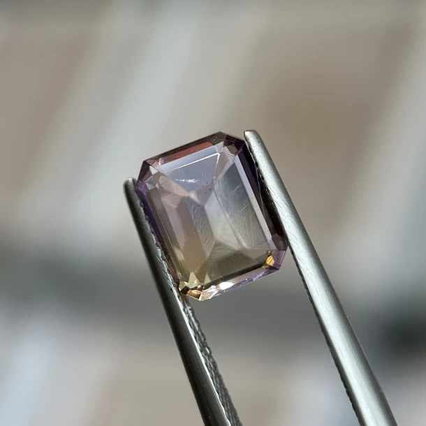 Ametrino–2.255ct–8.97x7x4.80mm 3