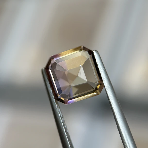 Ametrino–2.93ct–8.89x8.80x5.55mm 3