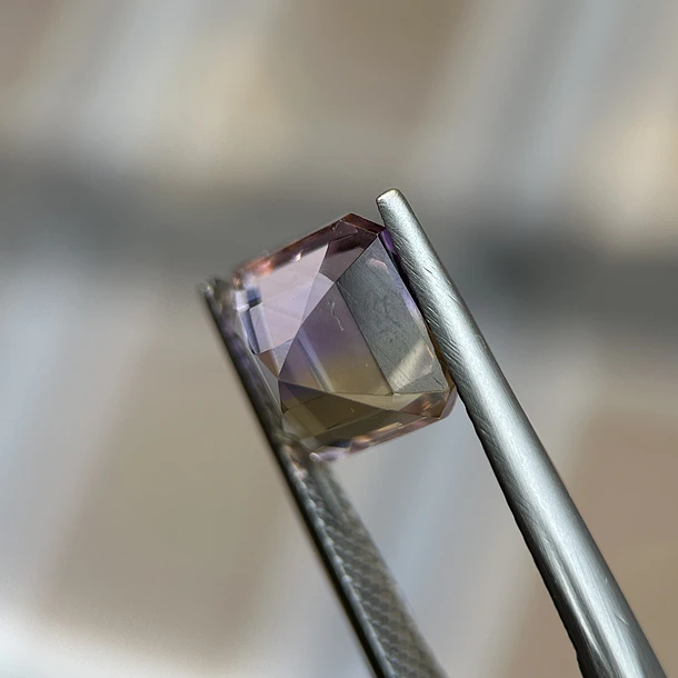 Ametrino–3.095ct–9.13x9.08x5.64mm 2