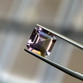 Ametrino–3.095ct–9.13x9.08x5.64mm