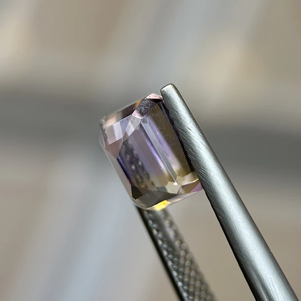 Ametrino–2.195ct–7.96x6.14x5.41mm 2