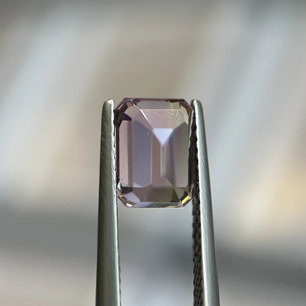 Ametrino–2.13ct–8.16x5.9x5.48mm 3