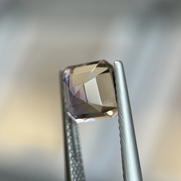Ametrino–2ct–6.9x6.8x5.7mm 3