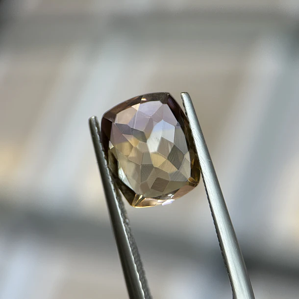 Ametrino–3.49ct–10.9x8.9x5.2mm 3