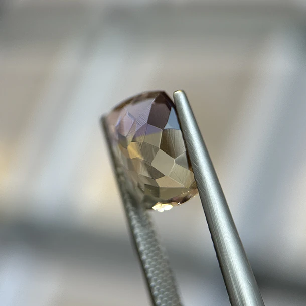 Ametrino–3.49ct–10.9x8.9x5.2mm 2