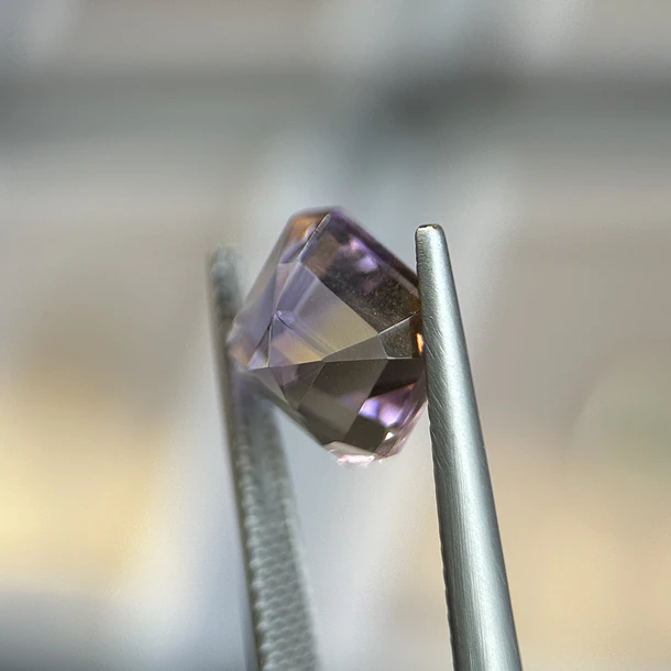 Ametrino–3.40ct–8.9x8.7x6.4mm 2