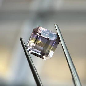 Ametrino–3.40ct–8.9x8.7x6.4mm