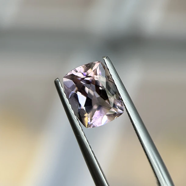 Ametrino–2.07ct–8.84x7.1x5.3mm 1
