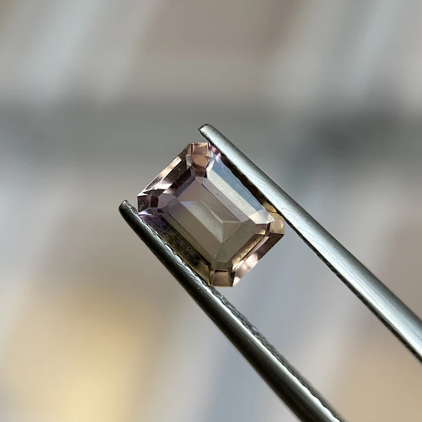 Ametrino–1.45ct–7.9x6.1x3.9mm 1