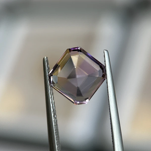 Ametrino–3.68ct–9.06x8.99x6.90mm 3