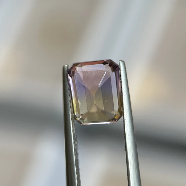 Ametrino–2.72ct–8.9x7.2x5.9mm 2