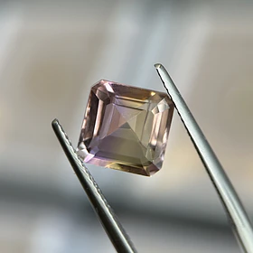 Ametrino–3.71ct–9.02x9.02x5.87mm