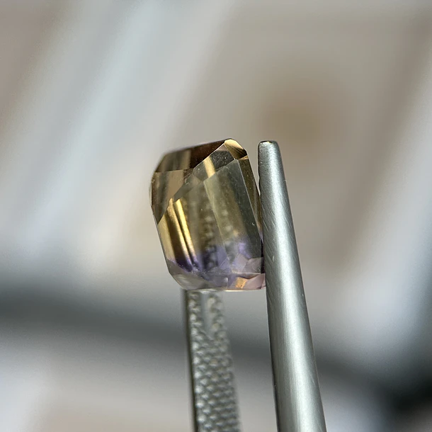 Ametrino–3.05ct–9x7x6.2mm 2
