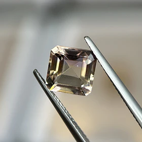 Ametrino–2.50ct–7.9x7.9x5.4mm