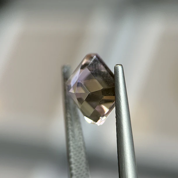 Ametrino–2.50ct–7.9x7.9x5.4mm 2