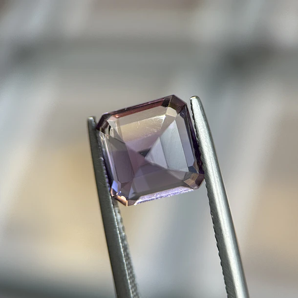 Ametrino–3.85ct–8.9x8.9x6.4mm 3