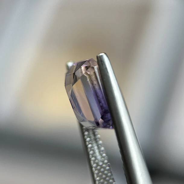 Ametrino–2.46ct–9.04x7.11x4.6mm 2
