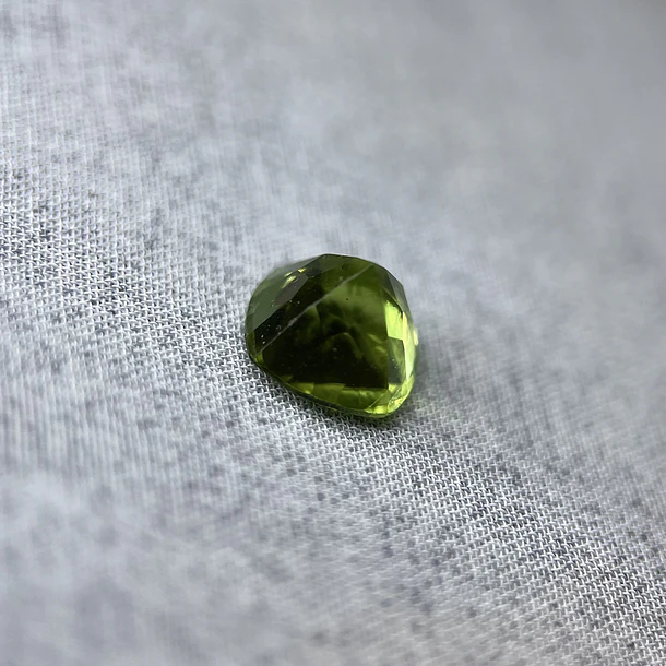 Peridoto-2.815ct-8.1x8x5.4mm- COPIAR 2