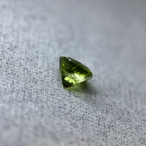 Peridoto-2.815ct-8.1x8x5.4mm- COPIAR 3