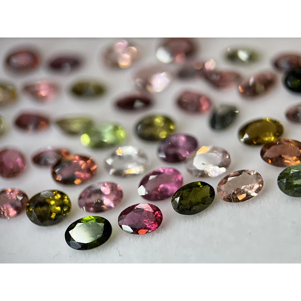 Turmalina por pieza-0.43ct-6x4mm- COPIAR