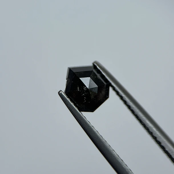 Salt and pepper-1.055ct-6.94x5.77x2.82mm 1