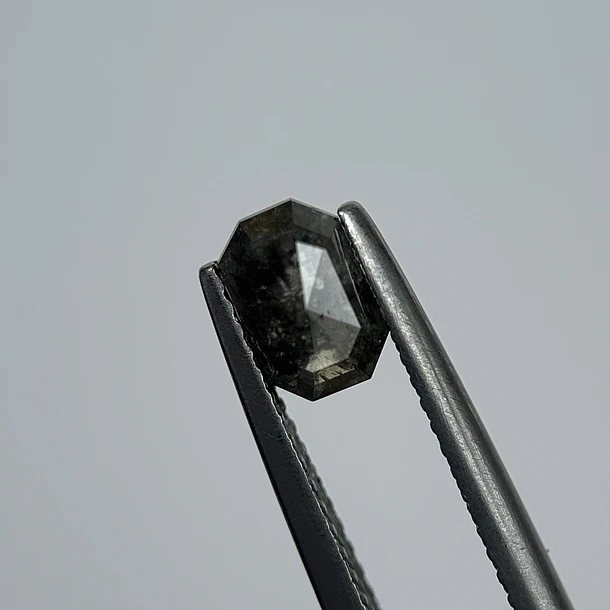 Salt and pepper-1.06ct-6.82x4.60x3.09mm 3