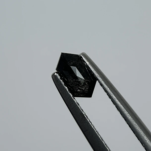 Salt and pepper-0.42ct-6.07x3.17x2.31mm 2