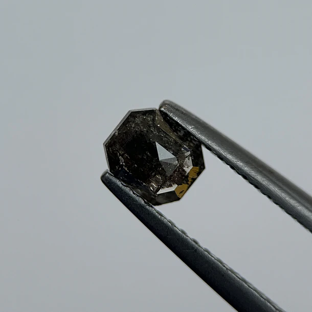 Salt and pepper-0.645ct-5.35x4.41x2.70mm 1