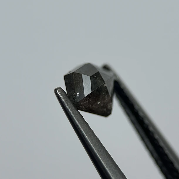 Salt and pepper-0.73ct-6.05x5.43x3.23mm 2