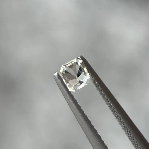 Zafiro pastel-0.34ct-4.31x3.79x2.45mm 2