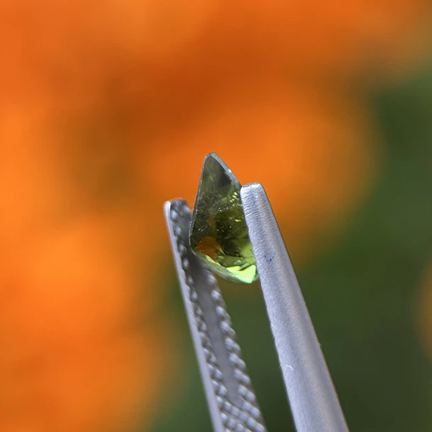 Turmalina-0.60ct-6.9x5x3.3mm 2