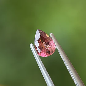 Turmalina-0.65ct-6.9x4.9x3.2mm