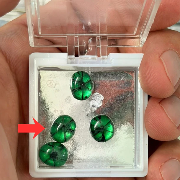 Esmeralda colombiana trapiche-3.40ct-10.1x9mm 1