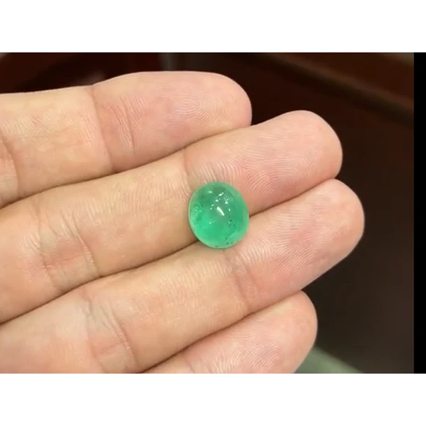 Esmeralda colombiana-5.90ct-11.16x10.5mm 2