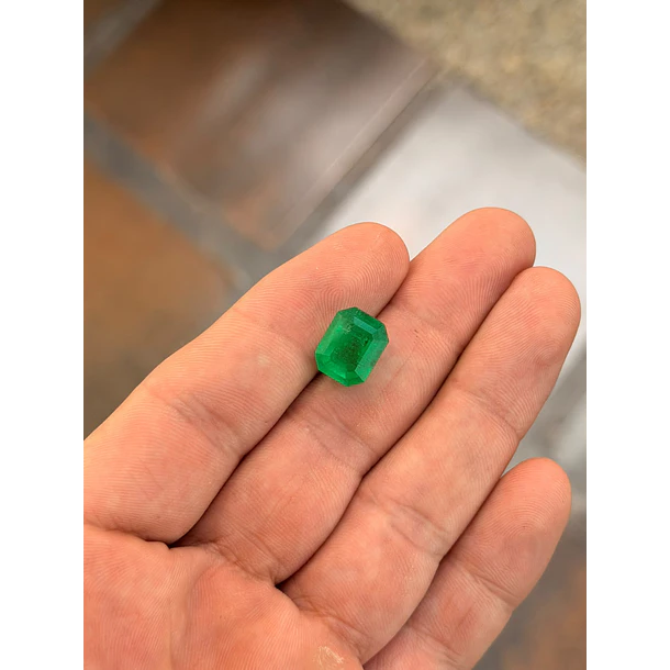 Esmeralda colombiana-5.42ct-12.2x9.8mm 3