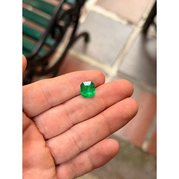 Esmeralda colombiana-5.33ct-11.3x10.10mm 3